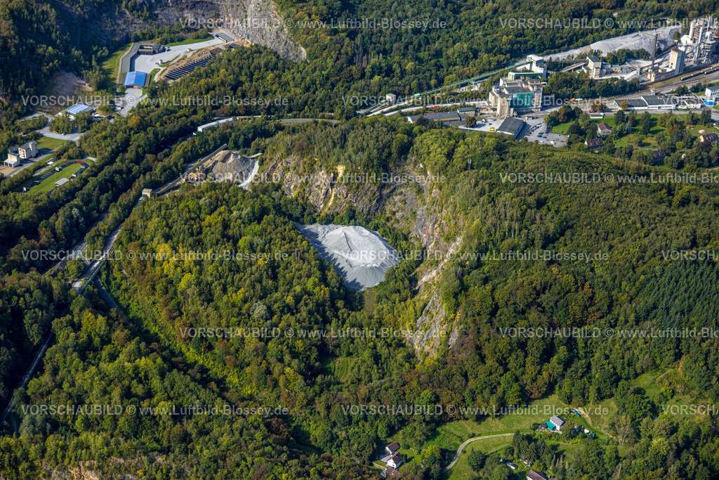 Menden230905471 | Luftbild, Steinbruch Hüstener Straße, Oberrödinghausen, Menden, Sauerland, Nordrhein-Westfalen, Deutschland