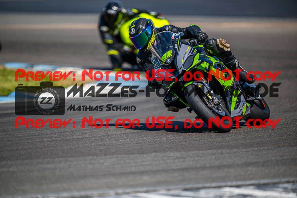 MaZZes_FotoMatrix_230410_9400 | WEISS