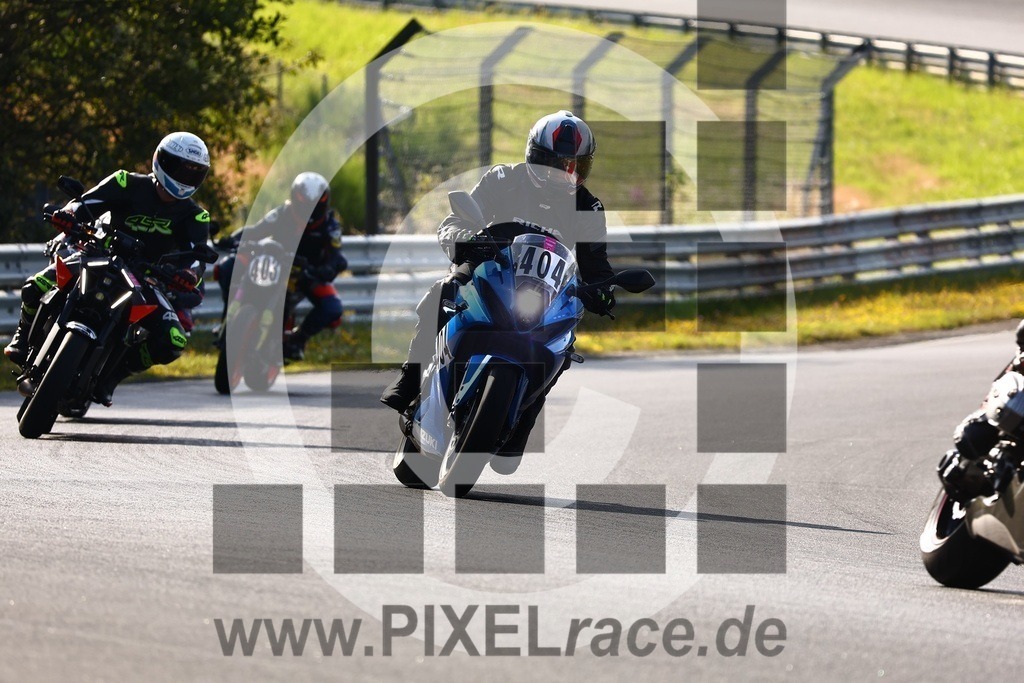 0000-20240730_03157 | Schöne Erinnerungen an spannende Momente - das festzuhalten ist unser Job. PIXELrace.de ist seit 2003 auf den Rennstrecken Europas unterwegs um die Action draußen beim Fahren und die wunderbare Stimmung imm Fahrerlager für euch einzufangen.