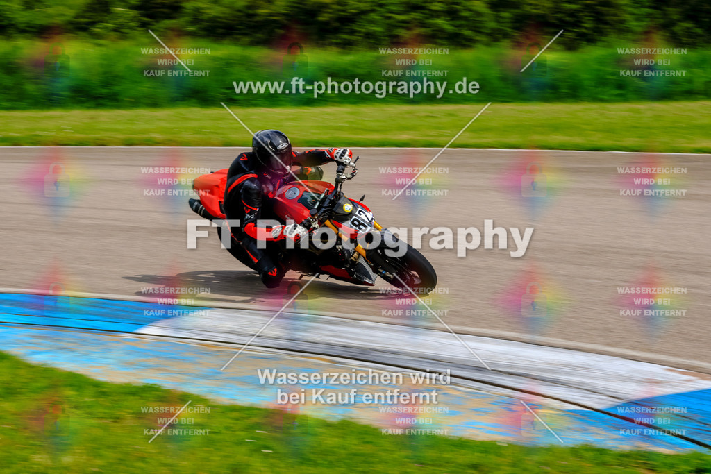 MotoTeam-9299 | Hier findet Ihr Bilder von Touristenfahrten auf der Nürburgring Nordschleife oder von anderen Veranstaltungen die ich besucht habe. Viel Spass beim Durch Schauen 