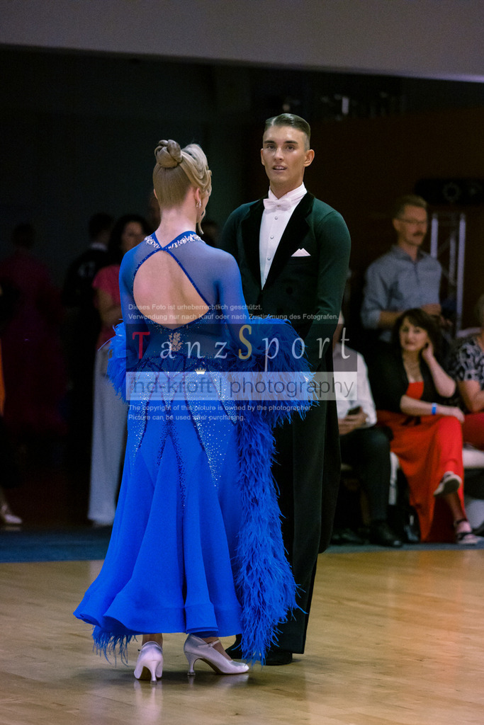 20250906_LM_By_HGR-S-Std_7357 | Tanzsportbilder, Standardtanz, Lateintanz, WDSF, DTV, LTVB, dancecomp, goc, hessen tanzt, blaues band der spree, walzer, tango, wiener walzer, slowfox, quickstepp, samba, rumba, cha-cha-cha, paso doble. jive, hd-kroft photography, turniertanzsport