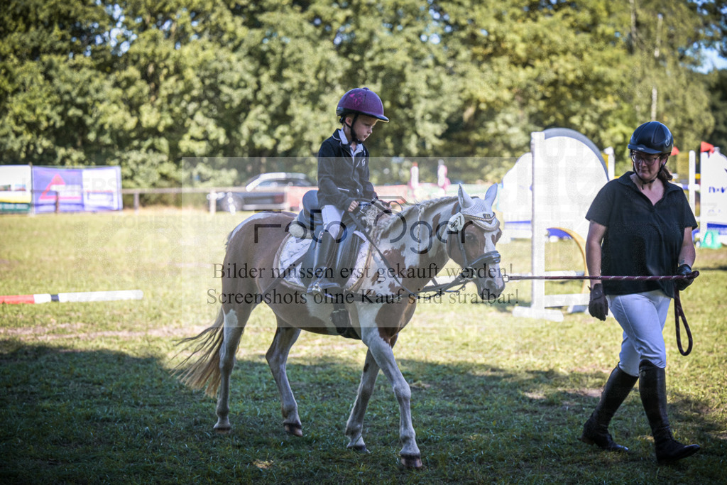 DOS_0192 | Entdecke hochwertige Reitturnierfotos von Foto Oger. Professionell, emotional und authentisch – jetzt Lieblingsmomente im Shop bestellen.Deutschlandweite Turnierfotografie. - Realisiert mit Pictrs.com