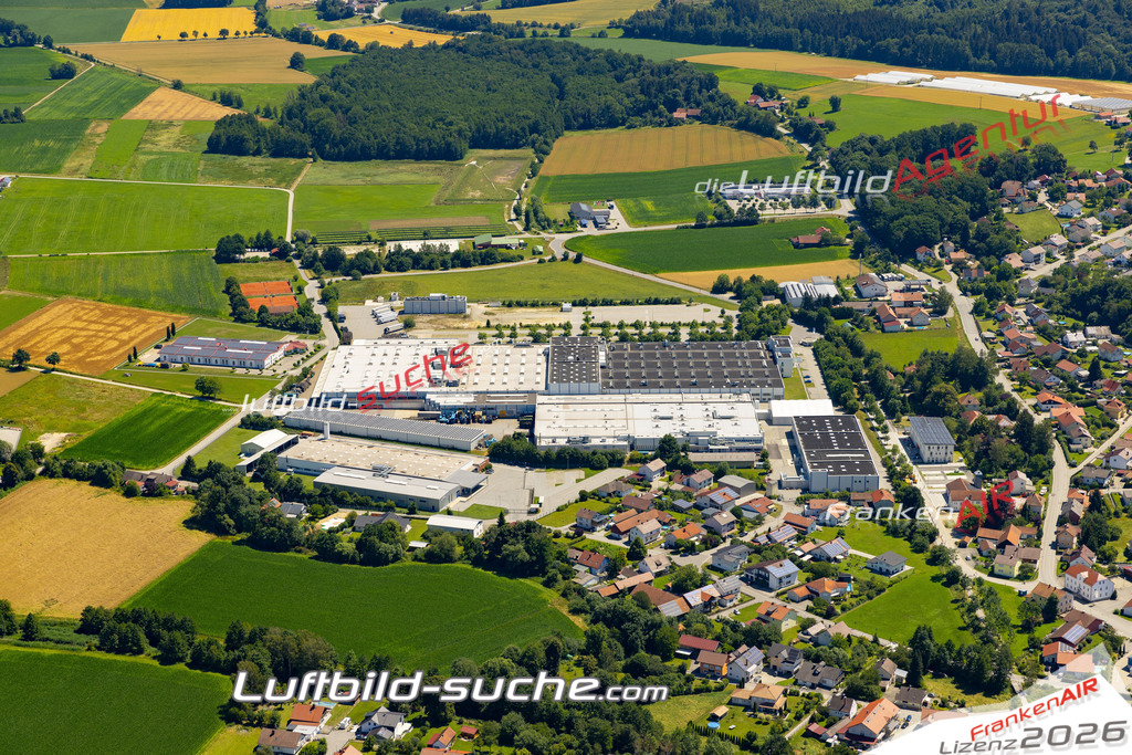 Aktuelles Luftbild von  Aldersbach - Die Luftaufnahme wurde 2022 mittels UL-Flugzeug erstellt ( keine Drohne ) - hochauflösende Kamera-Systeme von  Canon -Beste Qualität - Für grossformatige Ausdrucke geeignet. Die Geschenkidee !