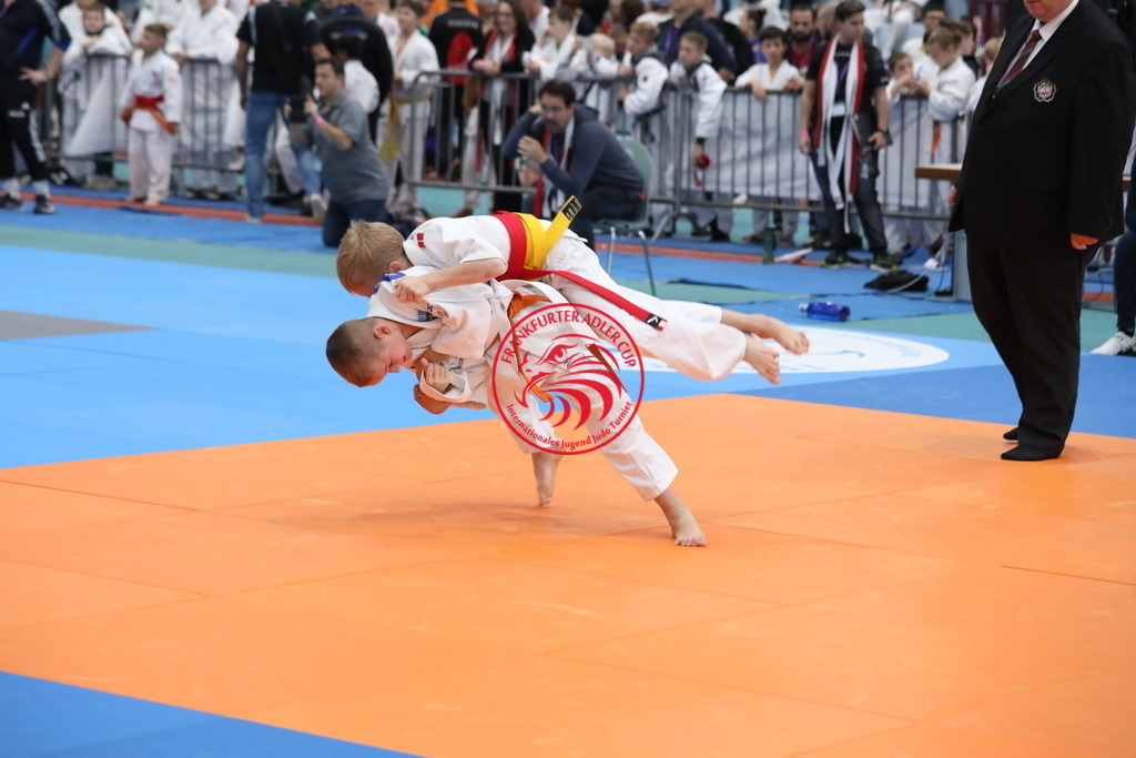 1J7A3219 | Fotos vom Adler Cup - Pictures from Adler Cup

Hier findet Ihr alle Eindrücke und großen Momente der Adler Cup Wochenenden. Here you will find all impressions and great moments of the Adler Cup weekends. - Realisiert mit Pictrs.com