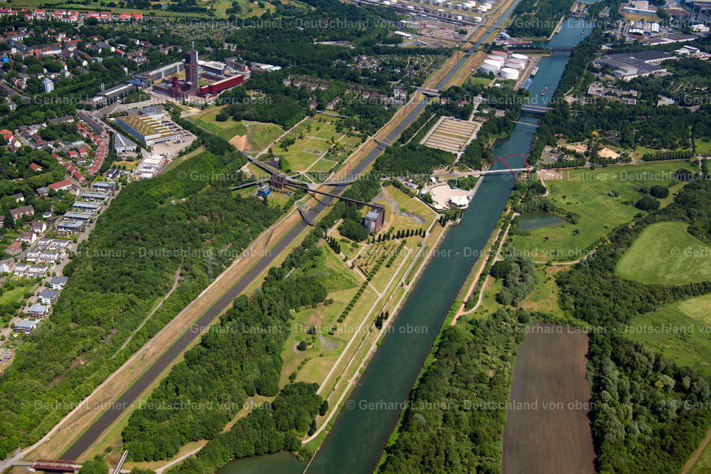 3805543 | Der Nordsternpark ist ein Landschaftspark auf dem Gelände der ehemaligen Zeche Nordstern in Gelsenkirchen. Nach Stilllegung der Zeche Nordstern im Jahr 1993 wurde das Betriebsgelände grundsaniert und in einen Landschaftspark verwandelt. 1997 fand im Park die Bundesgartenschau statt