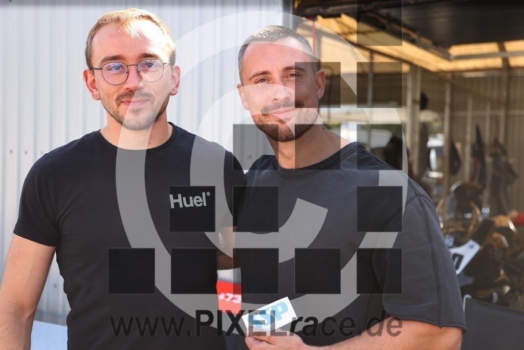 teams-20240905_04783 | Schöne Erinnerungen an spannende Momente - das festzuhalten ist unser Job. PIXELrace.de ist seit 2003 auf den Rennstrecken Europas unterwegs um die Action draußen beim Fahren und die wunderbare Stimmung imm Fahrerlager für euch einzufangen.