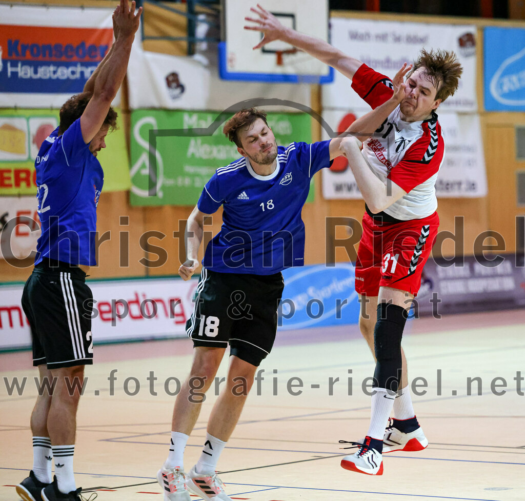 2022-10-08_017_SpVgg_Altenerding_gegen_ASV_Dachau | Erding, Deutschland, 08.10.2022:
Handball, Bezirksoberliga Männer 2022 / 2023, 4. Spieltag, SpVgg Altenerding gegen ASV Dachau, Endergebnis: 23:23

Matthias Hauß (ASV Dachau, #22), Moritz Deichl (ASV Dachau, #18), Niklas Fleps (SpVgg Altenerding, #31)

Foto: Christian Riedel / fotografie-riedel.net