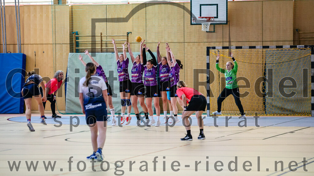 2023-12-16_121_SpVgg_Altenerding_gegen_HC_Donau-Paar_II | Erding, Deutschland, 16.12.2023:
Handball, Bezirksoberliga Frauen Altbayern 2023 / 2024, 10. Spieltag, SpVgg Altenerding gegen HC Donau/Paar II, Endergebnis: 22:22

Foto: Christian Riedel / fotografie-riedel.net