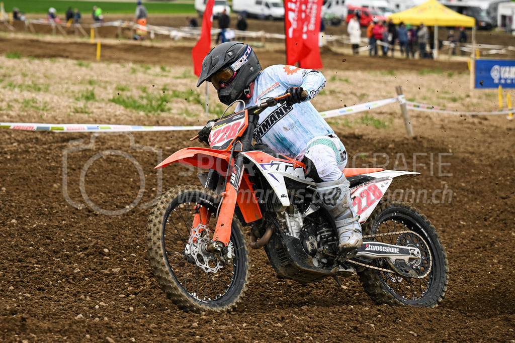 Motocross Schlatt bei Winterthur - 30. April 2023 | #228 Walter Florian aus Hettlingen (CH) auf KTM in der Kategorie Senioren am Motocross Schlatt bei Winterthur, 30. April 2023. 
Instagram: @mx_schlatt | @mc_wila | @sam_schweiz
Bild: Sportfotografie Markus Aeschimann | www.markus-aeschimann.ch - Realisiert mit Pictrs.com