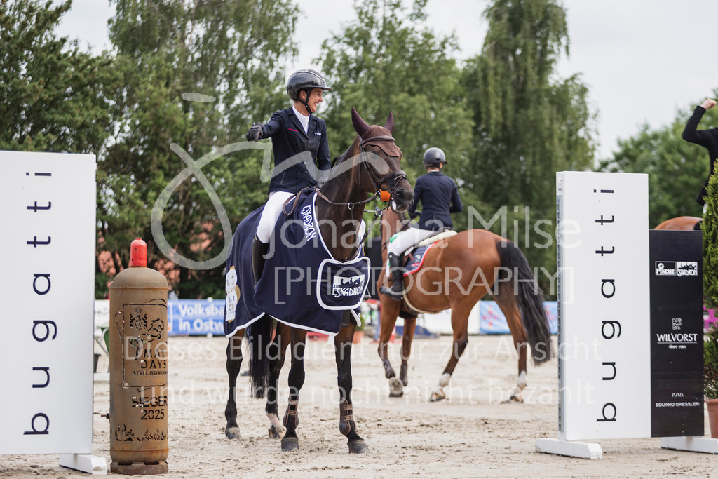 250601_MayDays_GP-590 | Deine schönsten Turniermomente als professionelle Fotos! Entdecke hochwertige Pferdesport-Fotografie im Online-Shop. Jetzt Fotos finden & bestellen!