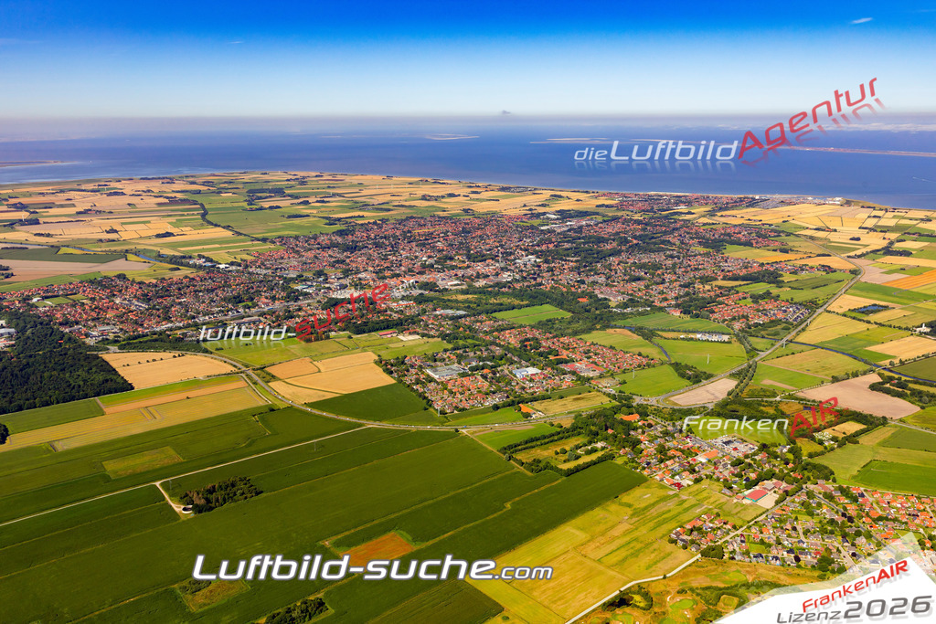 Aktuelles Luftbild von  Norden - Die Luftaufnahme wurde 2022 mittels UL-Flugzeug erstellt ( keine Drohne ) - hochauflösende Kamera-Systeme von  Canon -Beste Qualität - Für grossformatige Ausdrucke geeignet. Die Geschenkidee !