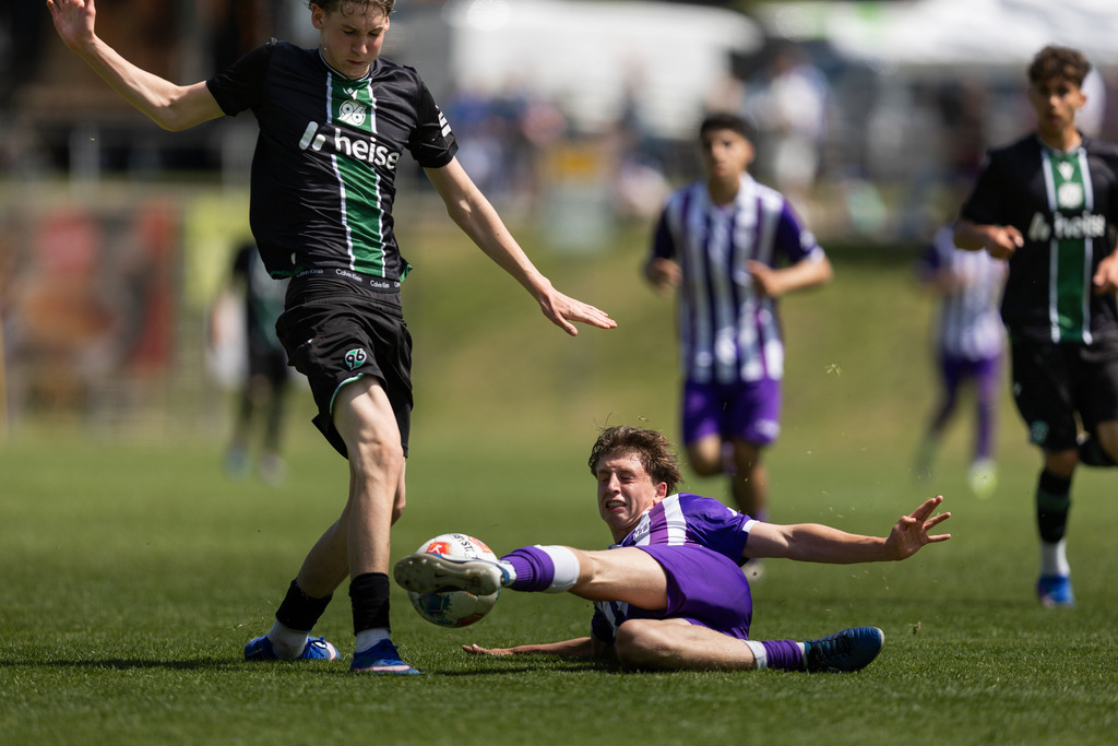 Fußball I Männer I 40. Pfingscup Hollage I 13118 | realhellocedii - Realisiert mit Pictrs.com