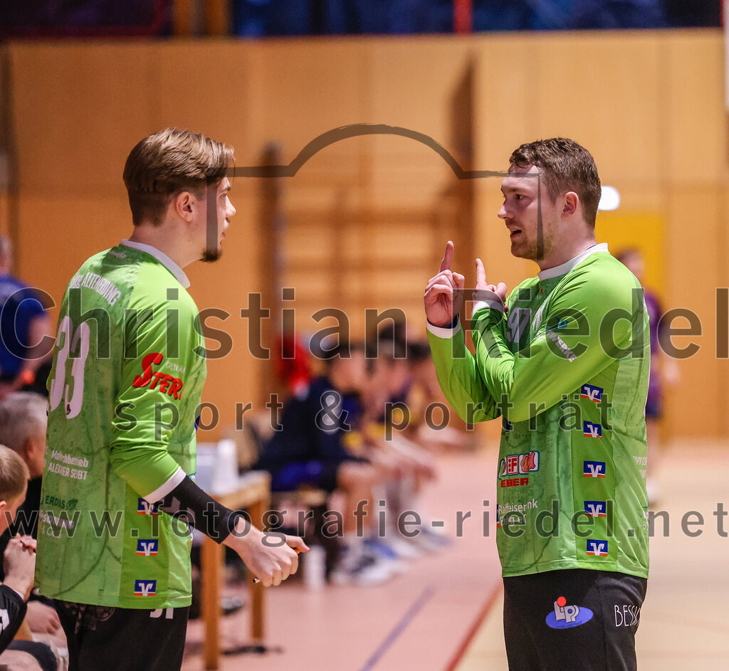 2024-12-14_070_SpVgg_Altenerding_gegen_MTV_Pfaffenhofen | Erding, Deutschland, 14.12.2024:Handball, Bezirksoberliga Männer 2024 / 2025, 10. Spieltag, SpVgg Altenerding gegen MTV Pfaffenhofen, Endergebnis: 32:30Torwart Jannik Fleps (SpVgg Altenerding, #33), Torwart Ferdinand Mayer (SpVgg Altenerding, #97)Foto: Christian Riedel / fotografie-riedel.net