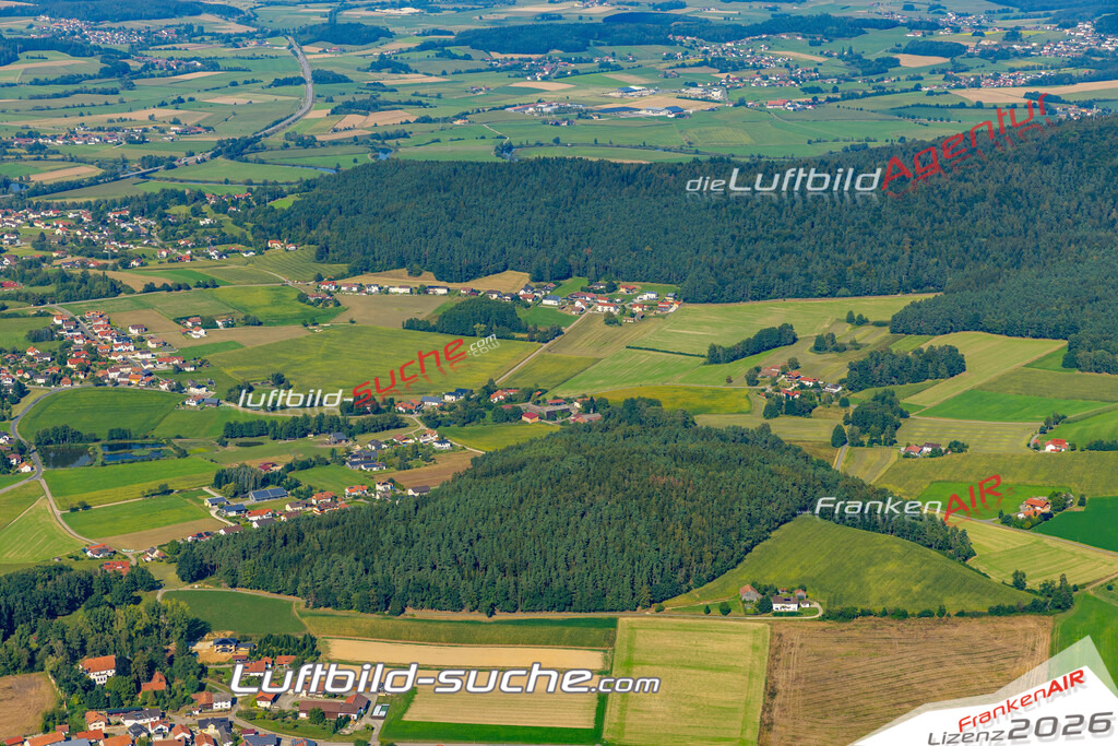 Das Luftbild zeigt : Gutmaning Cham - Die Luftaufnahme wurde 2024 vom UL-Flugzeug aus erstellt ( keine Drohne ) - Hochauflösende Luftaufnahme - Für grossformatige Ausdrucke geeignet. Die Geschenkidee !Mit Lizenz und Bildrechte bestellbar