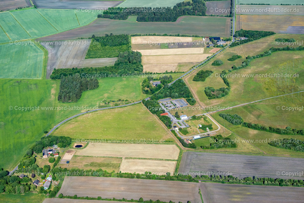 Bramstedt Aufklärungsstellung_ELS_7696100623 | BRAMSTEDTLUND 10.06.2023 Gelände der Erdfunkstelle Aufklärungsstellung Bramstedtlund - Antennenarray "Kastagnette" des Bataillons Elektronische Kampfführung 911 ( EloKaBtl 911) in Bramstedtlund im Bundesland Schleswig-Holstein, Deutschland. Nur für redaktionelle Nutzung freigegeben ! // Site of the earth station Aufklaerungsstellung Bramstedtlund - Antennenarray "Kastagnette" in Bramstedtlund in the state Schleswig-Holstein, Germany. Editorial use only ! Foto: Martin Elsen