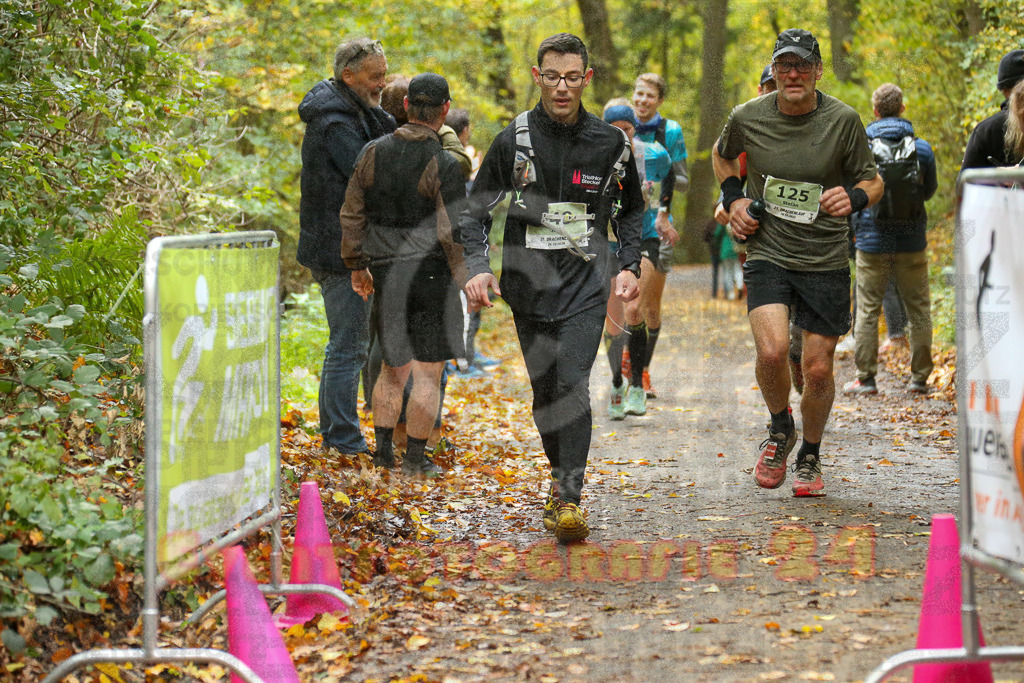 251026_1305_EX1_2458 | Sportfotografie im Rhein-Sieg Kreis, Köln, Bonn, NRW, Rheinland Pfalz, Hessen, etc. Unser Tätigkeitsfeld umfasst den Laufsport vom Volkslauf über den Marathon, Duathlon, Triathon bis zum Ultralauf wie Kölnpfad Ultra oder Schindertrail.