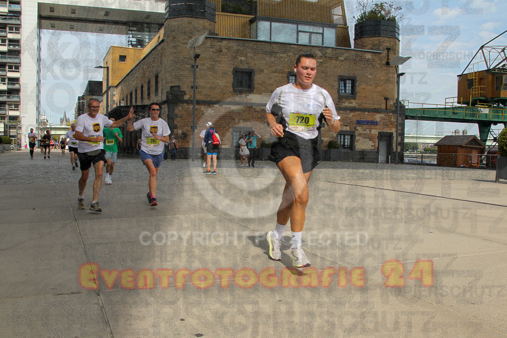 250920_1326_EV4_5572 | Sportfotografie im Rhein-Sieg Kreis, Köln, Bonn, NRW, Rheinland Pfalz, Hessen, etc. Unser Tätigkeitsfeld umfasst den Laufsport vom Volkslauf über den Marathon, Duathlon, Triathon bis zum Ultralauf wie Kölnpfad Ultra oder Schindertrail.