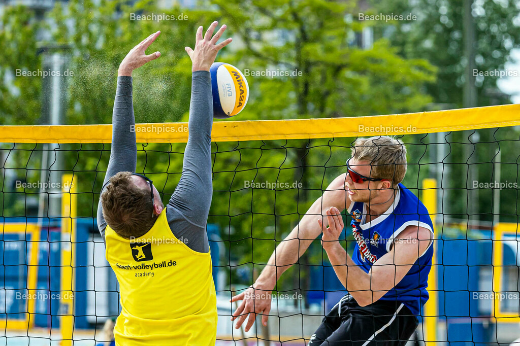 2023-00070586-Vater-Sohn-Turnier |  18.05.2023; Berlin Foto: Gerold Rebsch - www.beachpics.de
