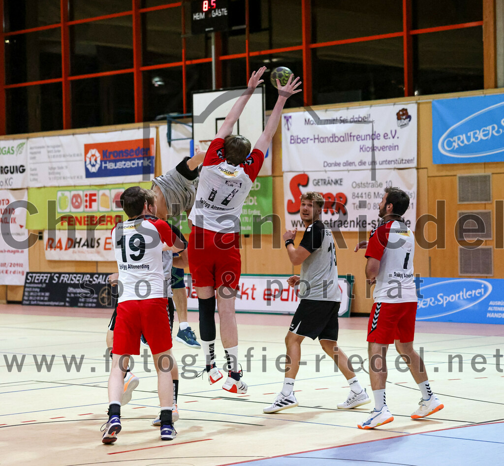 2023-01-21_051_SpVgg_Altenerding_gegen_SC_Eching | Erding, Deutschland, 21.01.2023:
Handball, Bezirksoberliga Männer 2022 / 2023, 12. Spieltag, SpVgg Altenerding gegen SC Eching, Endergebnis: 29:34

Quirin Huber (SpVgg Altenerding, #19), Niklas Fleps (SpVgg Altenerding, #17), Justin Pausch (SC Eching, #13), Simon Rüdiger (SpVgg Altenerding, #7)

Foto: Christian Riedel / fotografie-riedel.net