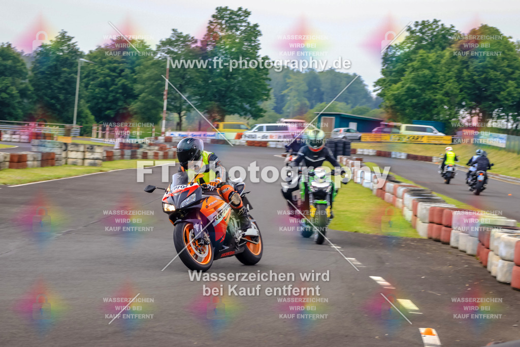 OBK-5684 | Hier findet Ihr Bilder von Touristenfahrten auf der Nürburgring Nordschleife oder von anderen Veranstaltungen die ich besucht habe. Viel Spass beim Durch Schauen 