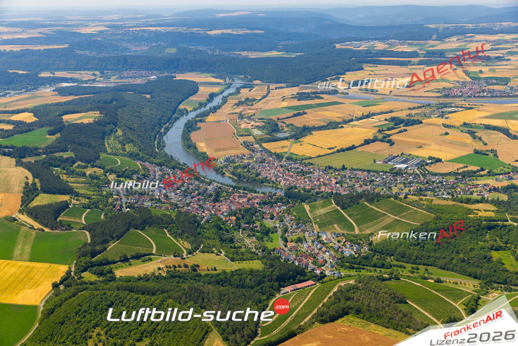 Das Luftbild zeigt : Homburg am Main Triefenstein - Die Luftaufnahme wurde 2023 vom UL-Flugzeug aus erstellt ( keine Drohne ) - Hochauflösende Luftaufnahme - Für grossformatige Ausdrucke geeignet. Die Geschenkidee !Mit Lizenz und Bildrechte bestellbar