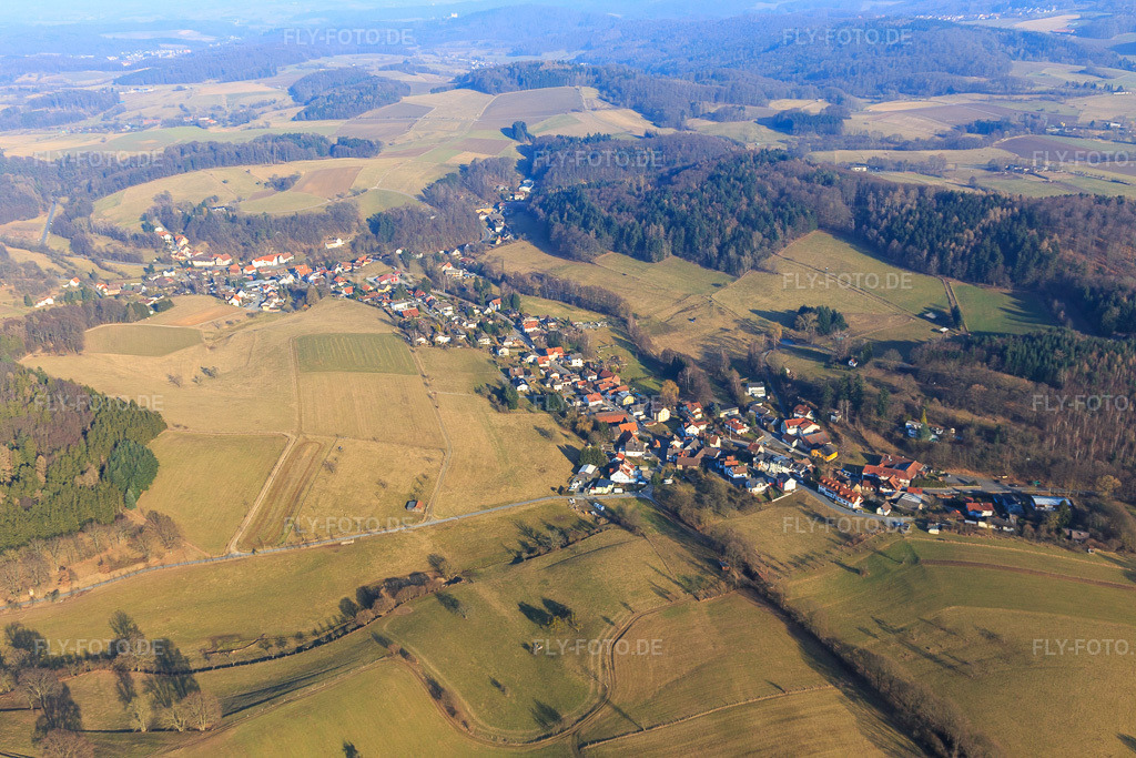 Luftbild: Dorfübersicht aus Südwesten im Ortsteil Allertshofen in Modautal im Bundesland Hessen in Deutschland. Foto: IMG_096614.jpg vom 14.02.2017 durch Werner Riehm/FLY-FOTO.de