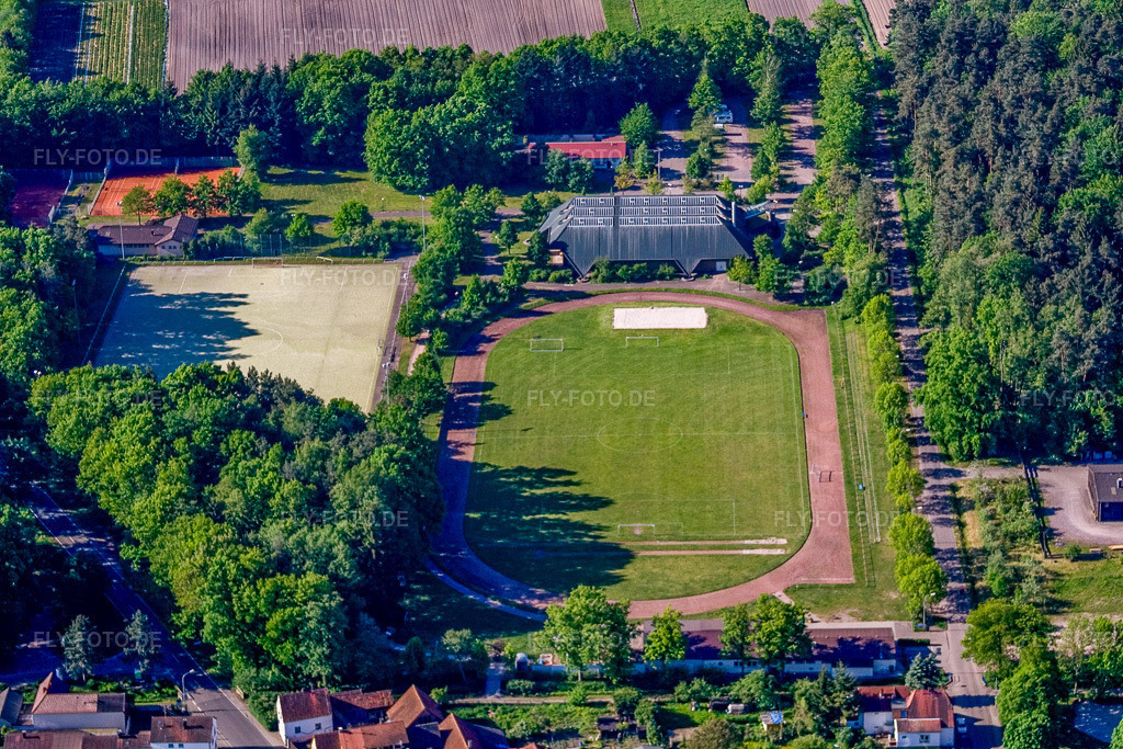 Luftbild: TUS 1908 Schaidt, Sportanlagen im Ortsteil Schaidt in Wörth im Bundesland Rheinland-Pfalz in Deutschland. Foto: IMG_10769.jpg vom 12.05.2008 durch Werner Riehm/FLY-FOTO.de