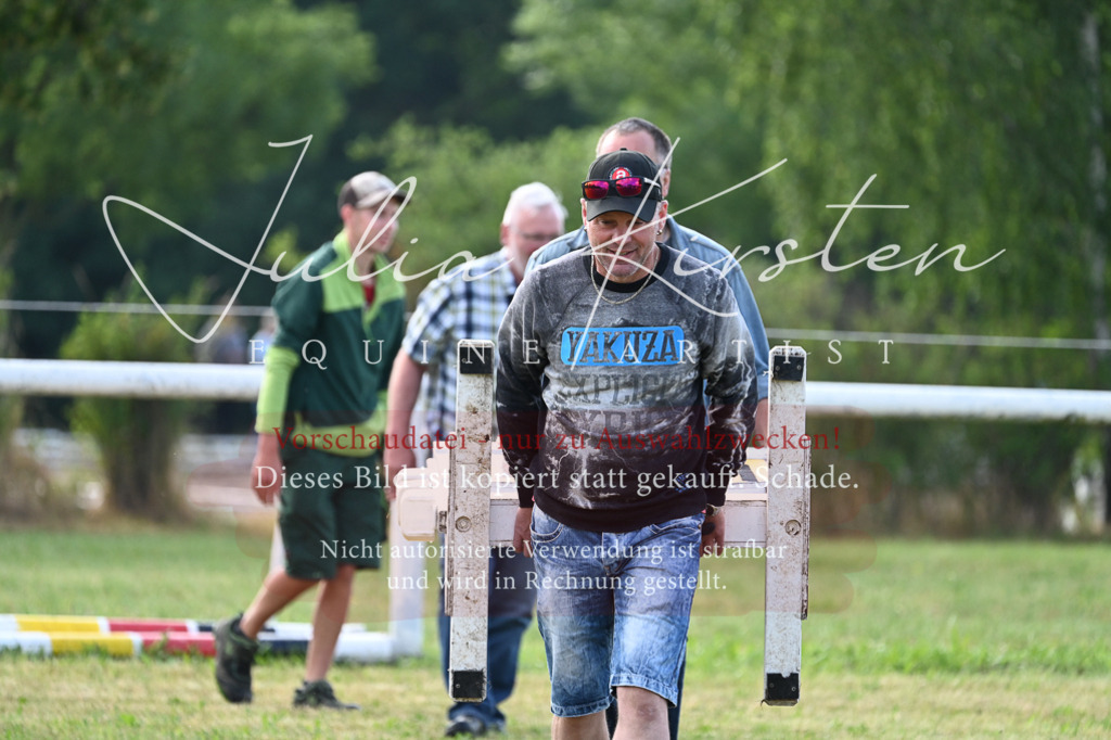 DSC_7632 | Pferde- und Turnierfotografie in Westsachsen. Pferdeportraits, Auftragszeichnungen und intuitive Kunst.