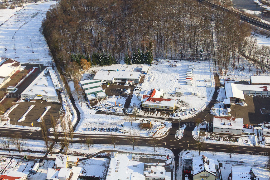 Luftbild: Auto Bohlender GmbH & Co.KG Auto Bohlender GmbH & Co.KG bei Schnee im Winter in Kandel im Bundesland Rheinland-Pfalz in Deutschland. Foto: IMG_36090.jpg vom 02.01.2011 durch Werner Riehm/FLY-FOTO.deWWW.AUTO-BOHLENDER.DE