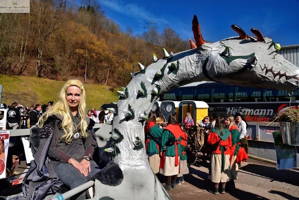 FaSoUmzug-016-RA | Fotoblog Schwarzwald, Foto Blog Wiesental, Pfaffenberg, Winterzauber, Zeller Bergland, Zell im Wiesental, Fotoblog Wiesental, Landschaftsfotos, Bilder Wiesental, Natur, Naturbilder, Fastnacht, Zeller Fastnacht, Zeller Fasnacht, Zeller Bergland, Belchen, - Realisiert mit Pictrs.com