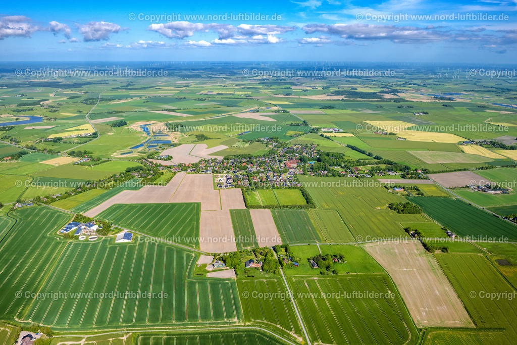 Neukirchen_ELS_0129300523 | NEUKIRCHEN 30.05.2023 Dorf - Ansicht in Neukirchen an der Ostseeküste im Bundesland Schleswig-Holstein, Deutschland. // Village view in Neukirchen at the baltic sea coast in the state Schleswig-Holstein, Germany. Foto: Martin Elsen
