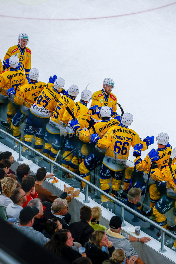 09112025_EHCB vs HCD_wb-1345 | Sportbilder, Sportfotograf, Hochzeits- und Eventfotografin, Flugshows, Portraits und Tiershooting, Aviation, Downhill, Nationalleague, Swissleague, International