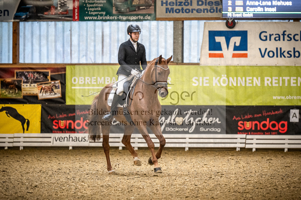 DOS_1182 | Entdecke hochwertige Reitturnierfotos von Foto Oger. Professionell, emotional und authentisch – jetzt Lieblingsmomente im Shop bestellen.Deutschlandweite Turnierfotografie. - Realisiert mit Pictrs.com