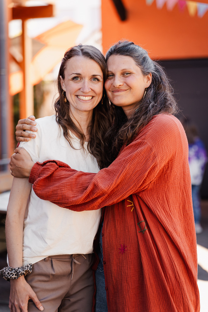 20260426-197 | MuT (Mensch und Tier) mit Mona - Fotografie und Tierkommunikation - Realisiert mit Pictrs.com