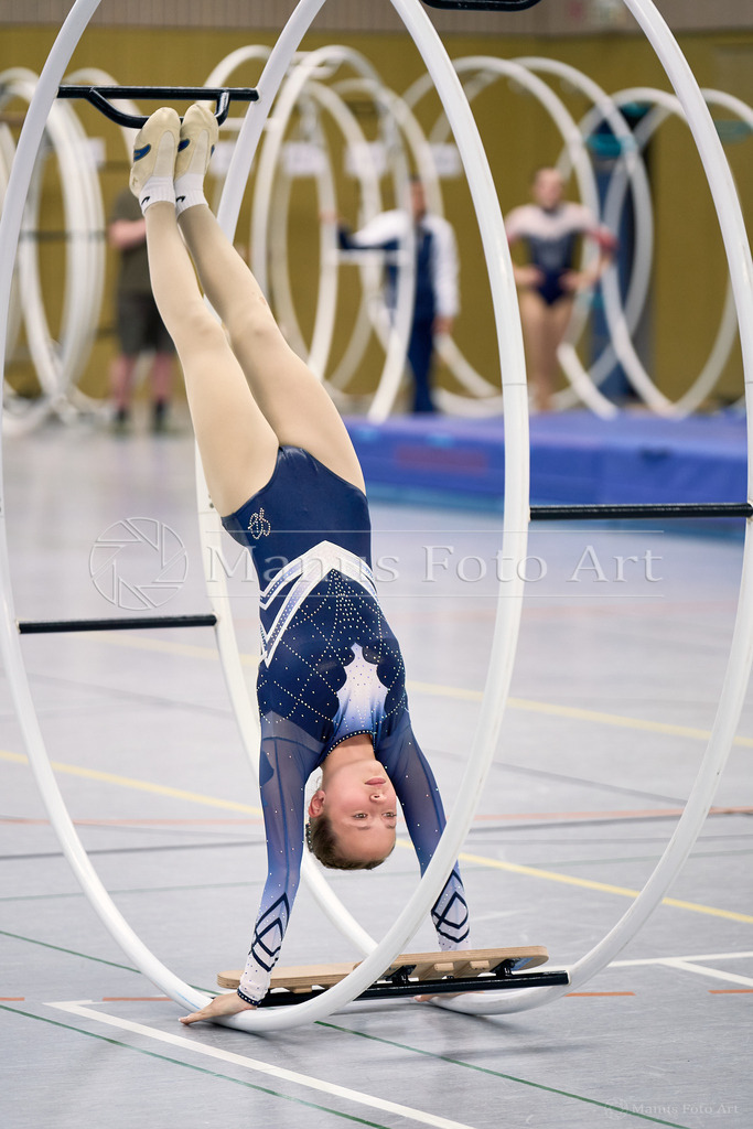 B-DSC00713 | Professionelle Sportfotografie in Hamburg, Schleswig-Holstein und Niedersachsen – spezialisiert auf Rhönrad, Geräteturnen, Leistungsturnen und rhythmische Sportgymnastik. Bundesweite Begleitung von Rhönrad-Events. Jetzt Sport-Fotos - Realisiert mit Pictrs.com