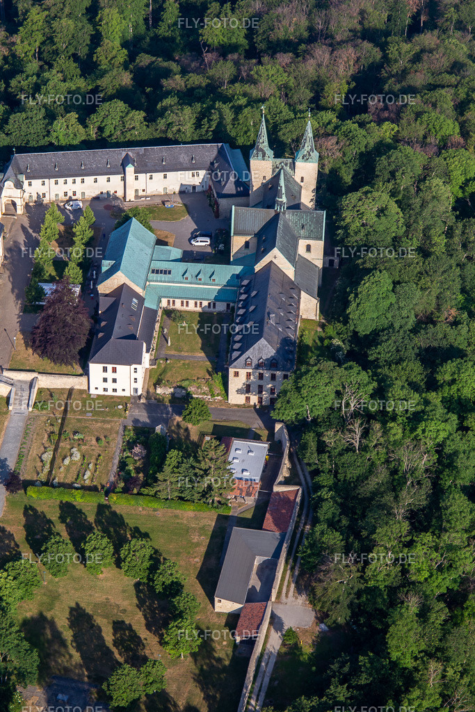 Kloster Huysburg https://www.huysburg.de/ | Luftbild: Kloster Huysburg https://www.huysburg.de/ im Ortsteil Röderhof in Huy im Bundesland Sachsen-Anhalt in Deutschland. Foto: IMG_136348.jpg vom 15.06.2023 durch ©2025 Werner Riehm fly-foto.de/copyright - Realisiert mit Pictrs.com