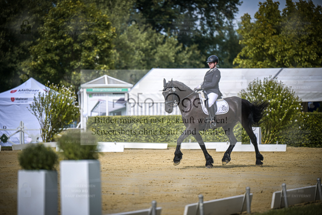 DOS_4918 | Entdecke hochwertige Reitturnierfotos von Foto Oger. Professionell, emotional und authentisch – jetzt Lieblingsmomente im Shop bestellen. - Realisiert mit Pictrs.com