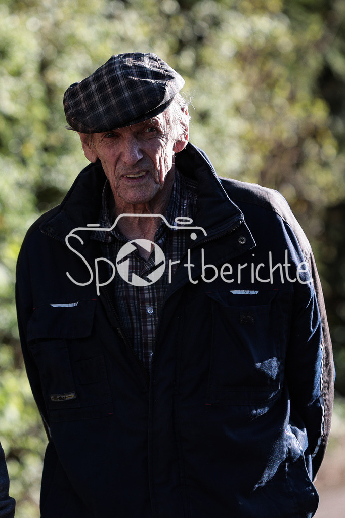 FC Pipinsried - TSV Buchbach | EX Praesident des FC Pipinsried Konrad HOESS ist heute zu Gast / Einzelfoto / Freisteller