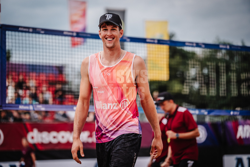 Beachvolleyball | Männer | Allianz German Beach Tour 2025 | Tourstop München | 10.07.2025 | Tristan Fröbel freut sich nach den Sieg