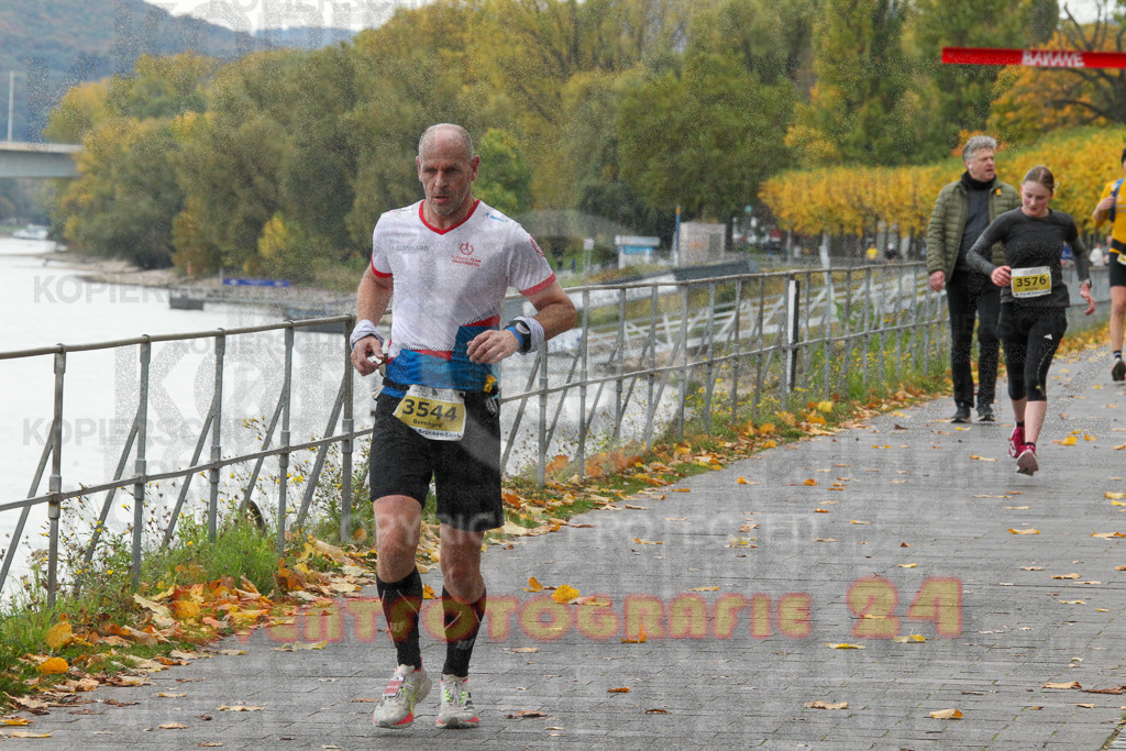 251019_1048_EV4_3379 | Sportfotografie im Rhein-Sieg Kreis, Köln, Bonn, NRW, Rheinland Pfalz, Hessen, etc. Unser Tätigkeitsfeld umfasst den Laufsport vom Volkslauf über den Marathon, Duathlon, Triathon bis zum Ultralauf wie Kölnpfad Ultra oder Schindertrail.