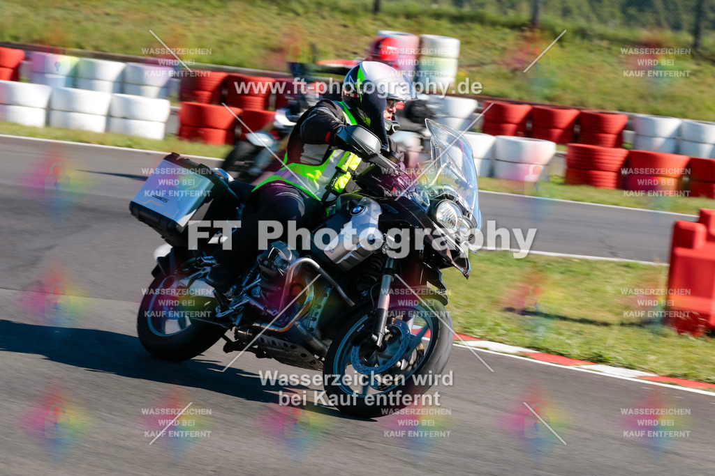 Moto-TeamOBK-21212 | Hier findet Ihr Bilder von Touristenfahrten auf der Nürburgring Nordschleife oder von anderen Veranstaltungen die ich besucht habe. Viel Spass beim Durch Schauen 