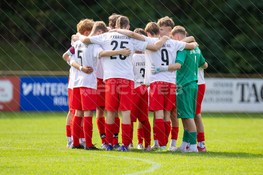 20250920_Picselweb-Fotografie_1R3_0044 | JFV D/A &amp; Stade - VfB Oldenburg0:1 VfB no70:2 VfB no70:3 VfB JFV Eigentor0:4 VfB no70:5 VfB no71:5 JFV no3 Jaric Jimenez-Voss2:5 JFV no9 Janko Sylvester3:5 JFV no16 Damian Elias Mihro Burekovic - Realisiert mit Pictrs.com