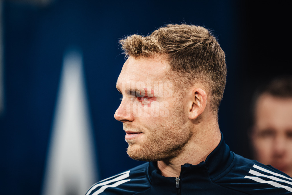 Fußball | Männer | Saison 2025/2026 | 1. Fußball-Bundesliga | 10. Spieltag | Hamburger SV vs. Borussia Dortmund | 08.11.2025 | Daniel Peretz (#26, HSV) beim Einlauf in das Stadion