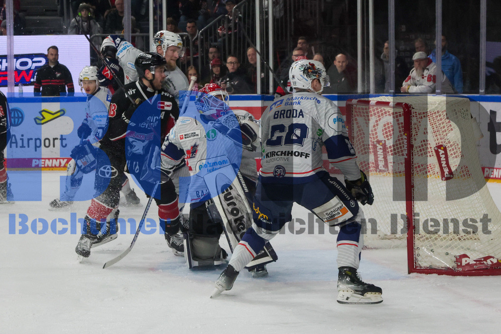 SES_KOLISE20250119-22 | bond - Realisiert mit Pictrs.com