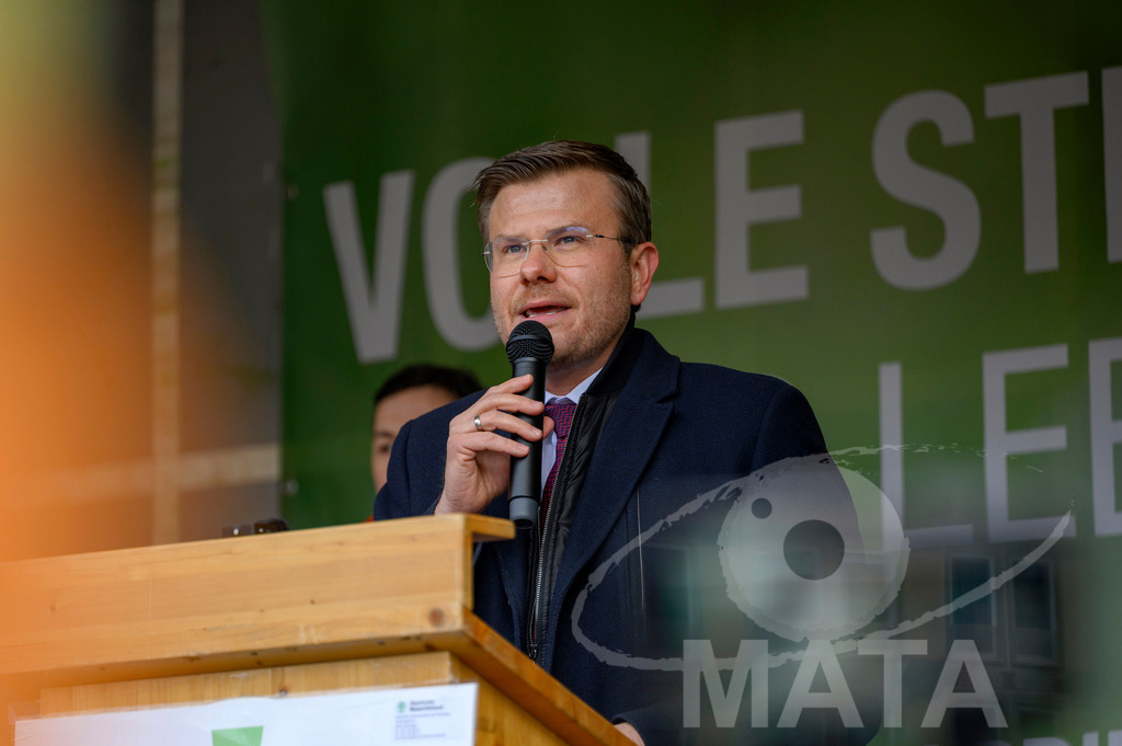 _DWA4536 | Oberbürgermeister Nürnberg, Marcus König bei Bauerndemo gegen Agrarpolitik der Bundesregierung  auf dem Straße Obstmarkt und Hauptmarkt . Nürnberg, 08.01.2024 - Realisiert mit Pictrs.com
