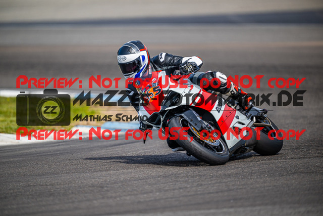 MaZZes_FotoMatrix_230410_7752 | ROT