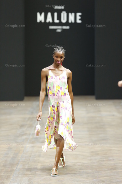 Malūne by Frida Weyer auf der  MBFW Spring/Summer 2023 | Mercedes-Benz Fashion Week (MBFW)  Frühling / Sommer 2023 im Hotel Telegraphenamt Berlin in Berlin-Mitte. Die Kollektionen von Malūne by Frida Weyer auf der MBFW Spring/Summer 2023. Das Bild zeigt Models mit der Kollektion von Malūne by Frida Weyer.