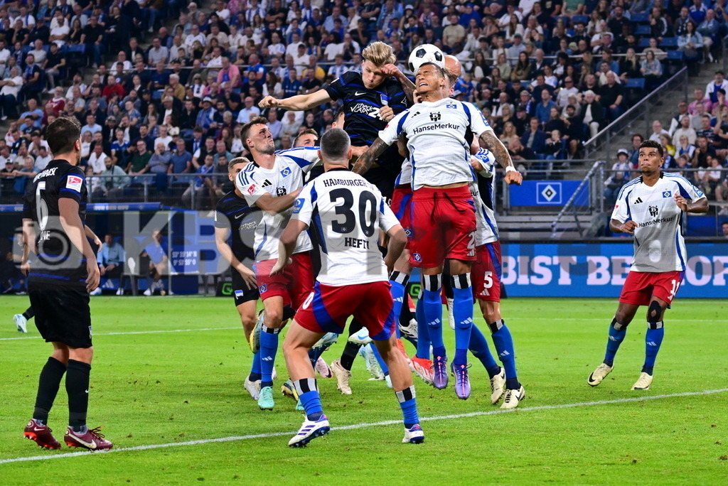 KBS Picture_HSV-HerthaBSC_070 | v.l. Hefti Silvan (HSV) , Meffert Jonas (HSV) , Schuler Luca (Hertha BSC) , Selke Davie (HSV) , Schonlau Sebastian (HSV) , Leistner Toni (Hertha BSC) ,Sportplatz :  Volksparkstadion, - Realisiert mit Pictrs.com