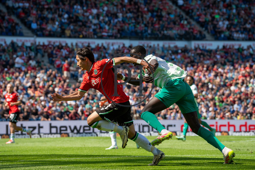 Hannover 96 vs SpVgg Fürth – 2. Bundesliga – 11.05.2025 | Szene aus dem 2. Bundesliga-Spiel des 33. Spieltags zwischen Hannover 96 und der SpVgg Früth am 11 Mai 2025 in der Heinz von Heiden Arena in Hannover. Endstand: 1:1. Fotografiert von Philipp Heist. - Realisiert mit Pictrs.com