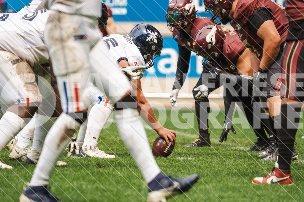 GER Rhein Fire vs. Paris Musketeers, Football, European League of Football, Spieltag 4, Saison 2025, 08.06.2025 | GER Rhein Fire vs. Paris Musketeers, Football, European League of Football, Spieltag 4, Saison 2025, 08.06.2025Foto: Fabian Friese - Realisiert mit Pictrs.com